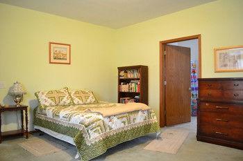 Lazy T Ranch Guest House Manhattan Exterior foto
