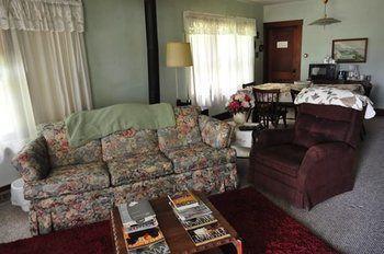 Lazy T Ranch Guest House Manhattan Exterior foto