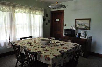 Lazy T Ranch Guest House Manhattan Exterior foto